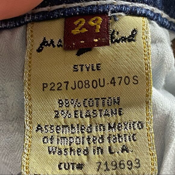 7 for All Mankind | Factory Distressed Dojo Crop Jeans - Picture 4 of 7